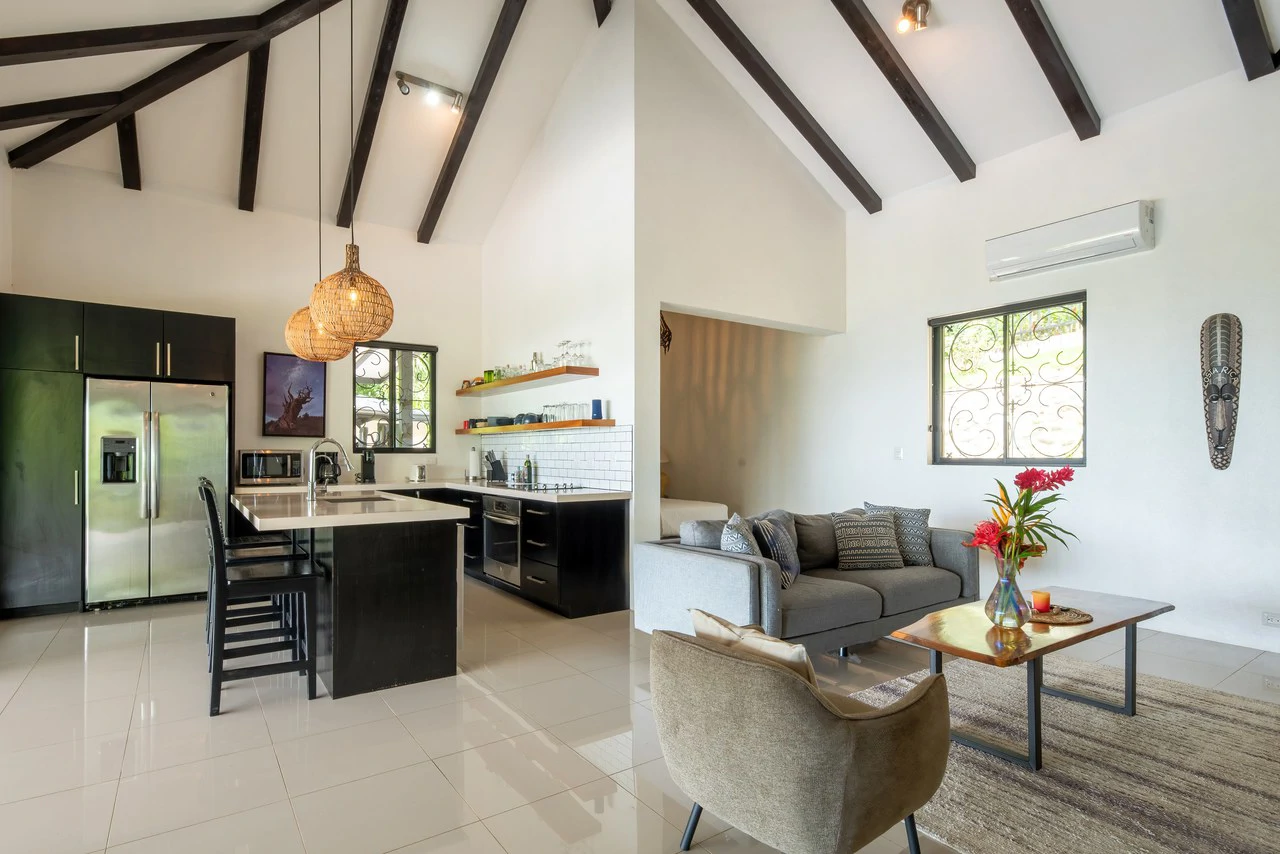6.45 ACRES – 3 Bedroom Luxury Ocean View Home Surrounded By Vibrant Rainforest And Wildlife!!! - photo 38