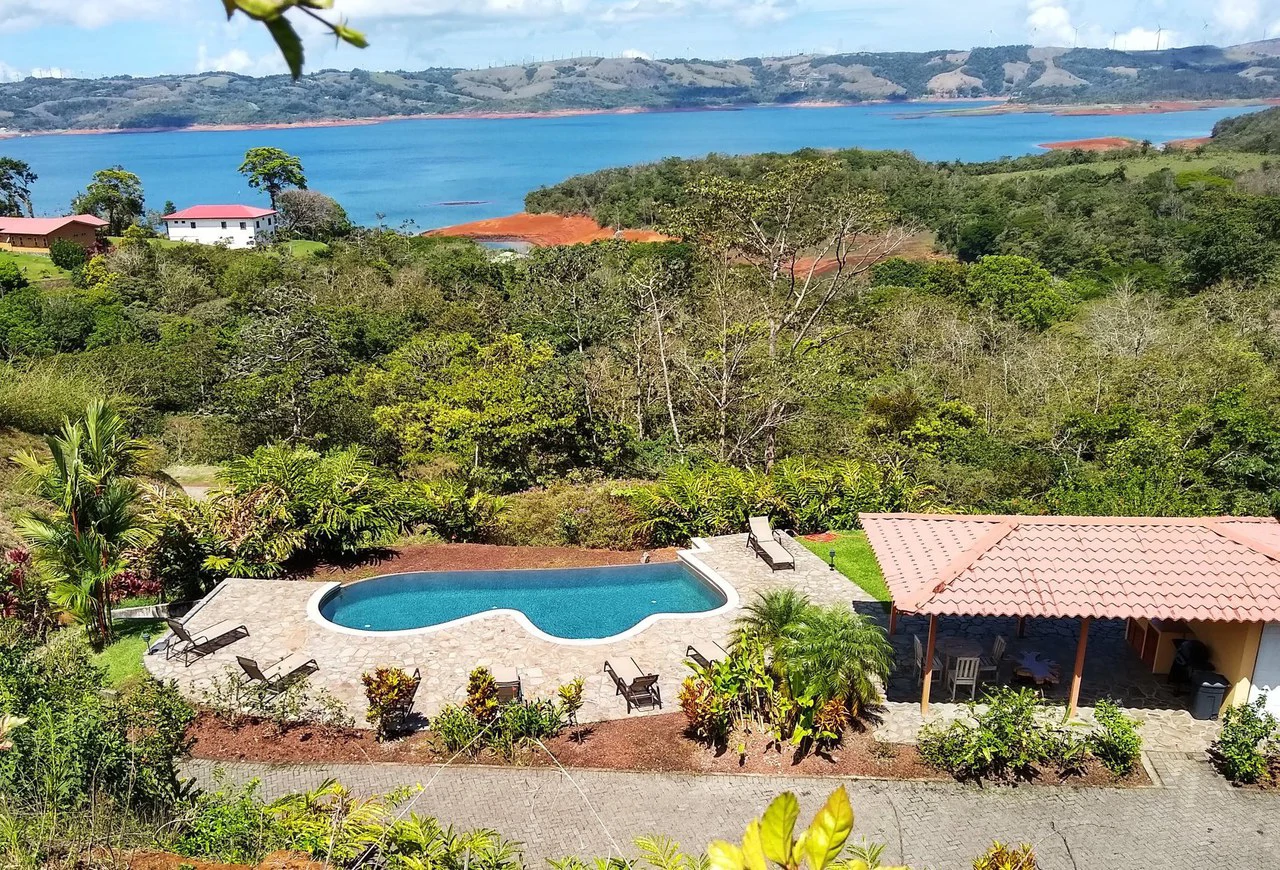 Lake  and Volcano Splendor: Casa Linda Vista: Unique Design To Capture The 270 Degree Views - Gallery image 20