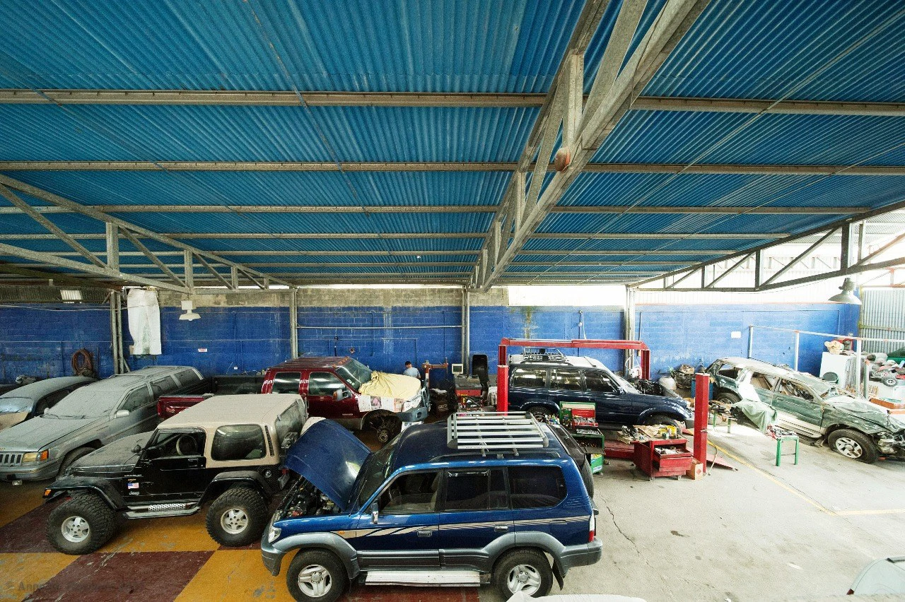 Tim´s automotive shop: Well established mechanical and body shop