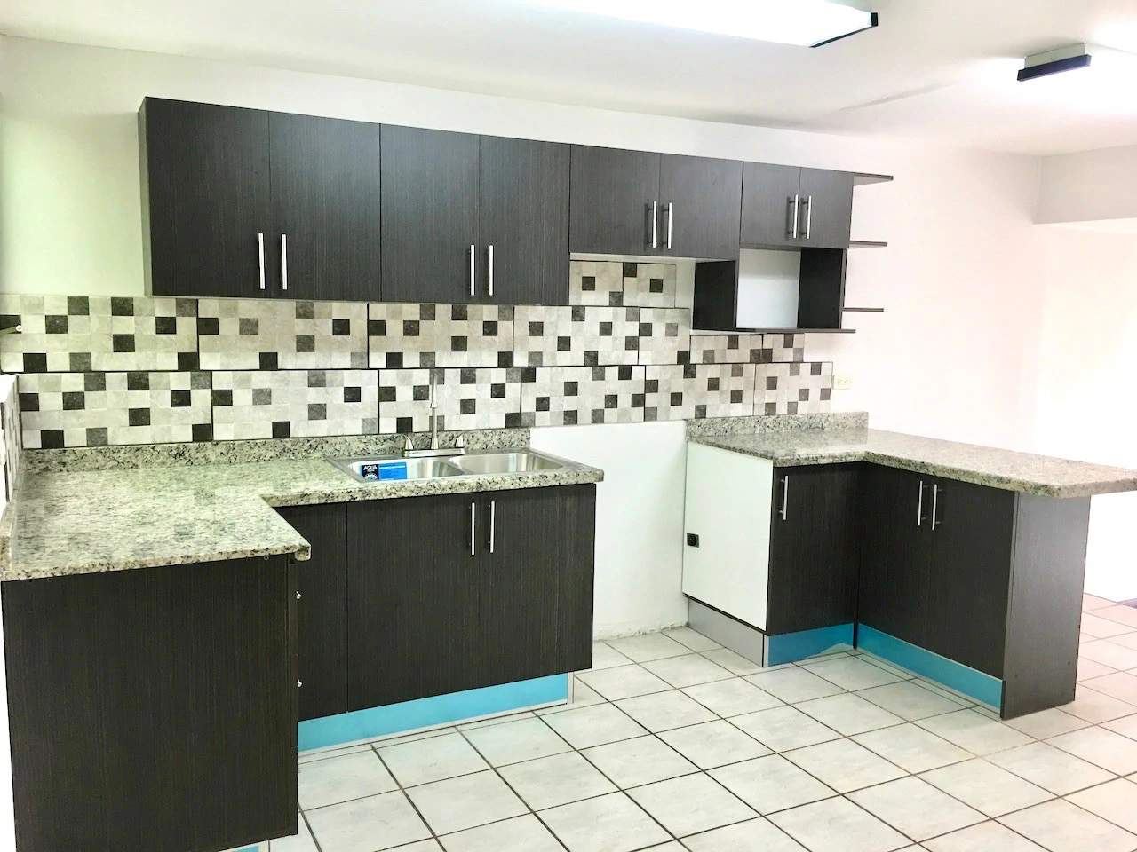 APARTMENTS BUILDING FOR SALE! ATTENTION INVESTORS! - Gallery image 29
