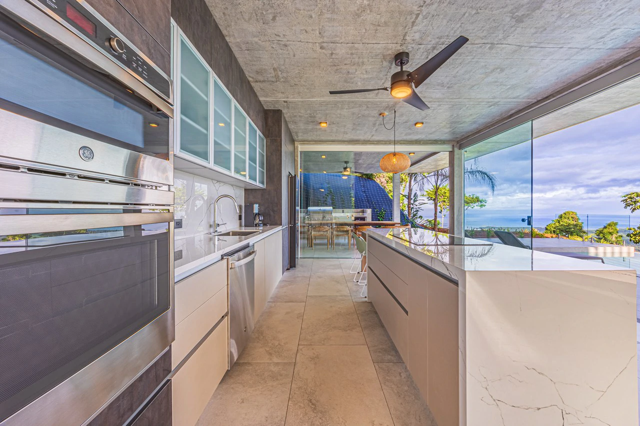 A True Estate Beyond Compare, Ocean Views For Miles: Mountain House For Sale in Uvita - Gallery image 17