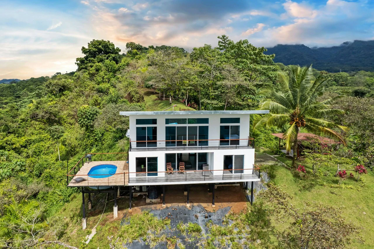 Casa Sol: Exceptionally Private Home with Panoramic Ocean, Mountain & Sunset Views