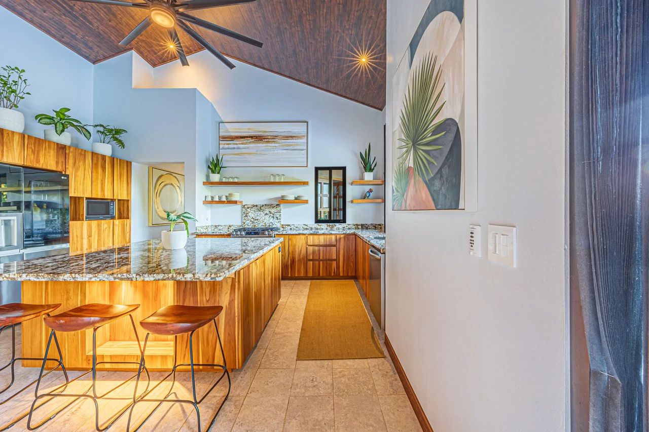 Beautiful Ocean View Casa Espiritu de la Jungla in Ojochal. Excepting Bitcoin!: Mountain House For Sale in Ojochal - Gallery image 11