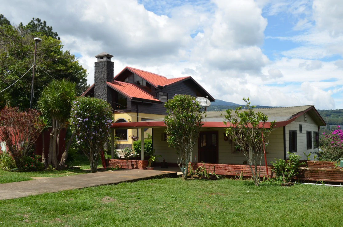 MOUNTAIN PROPERTY WITH VIEW AND 3 HOUSES