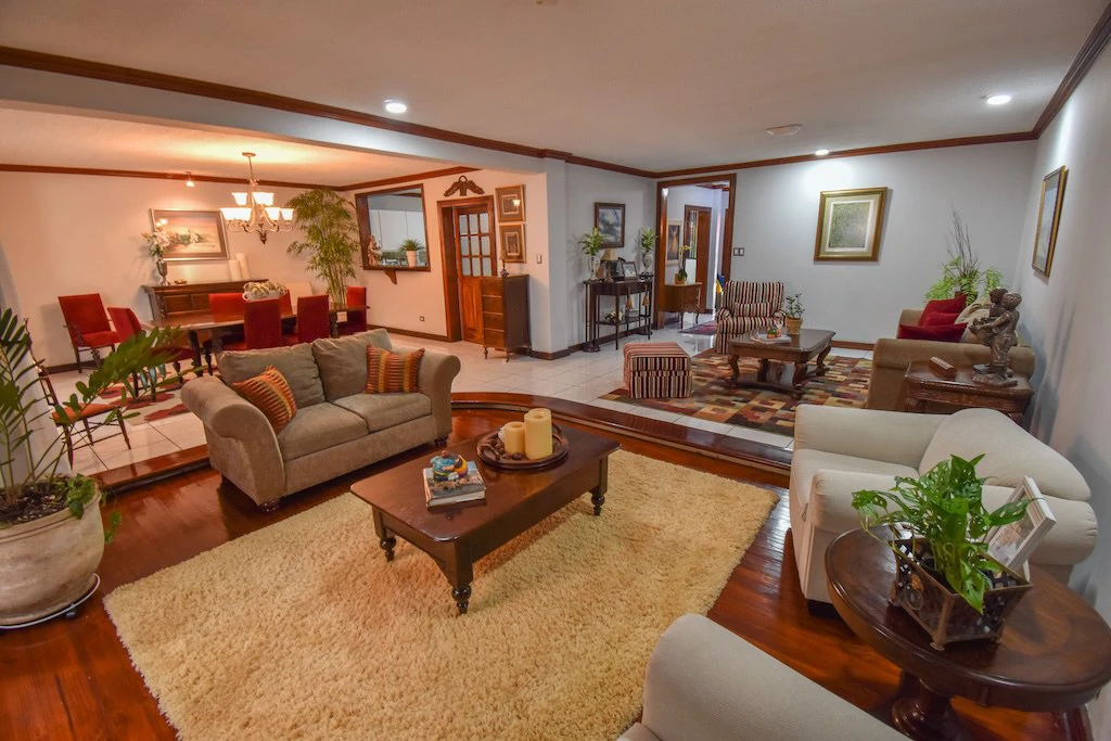 House For Sale in San Antonio - Gallery image 19