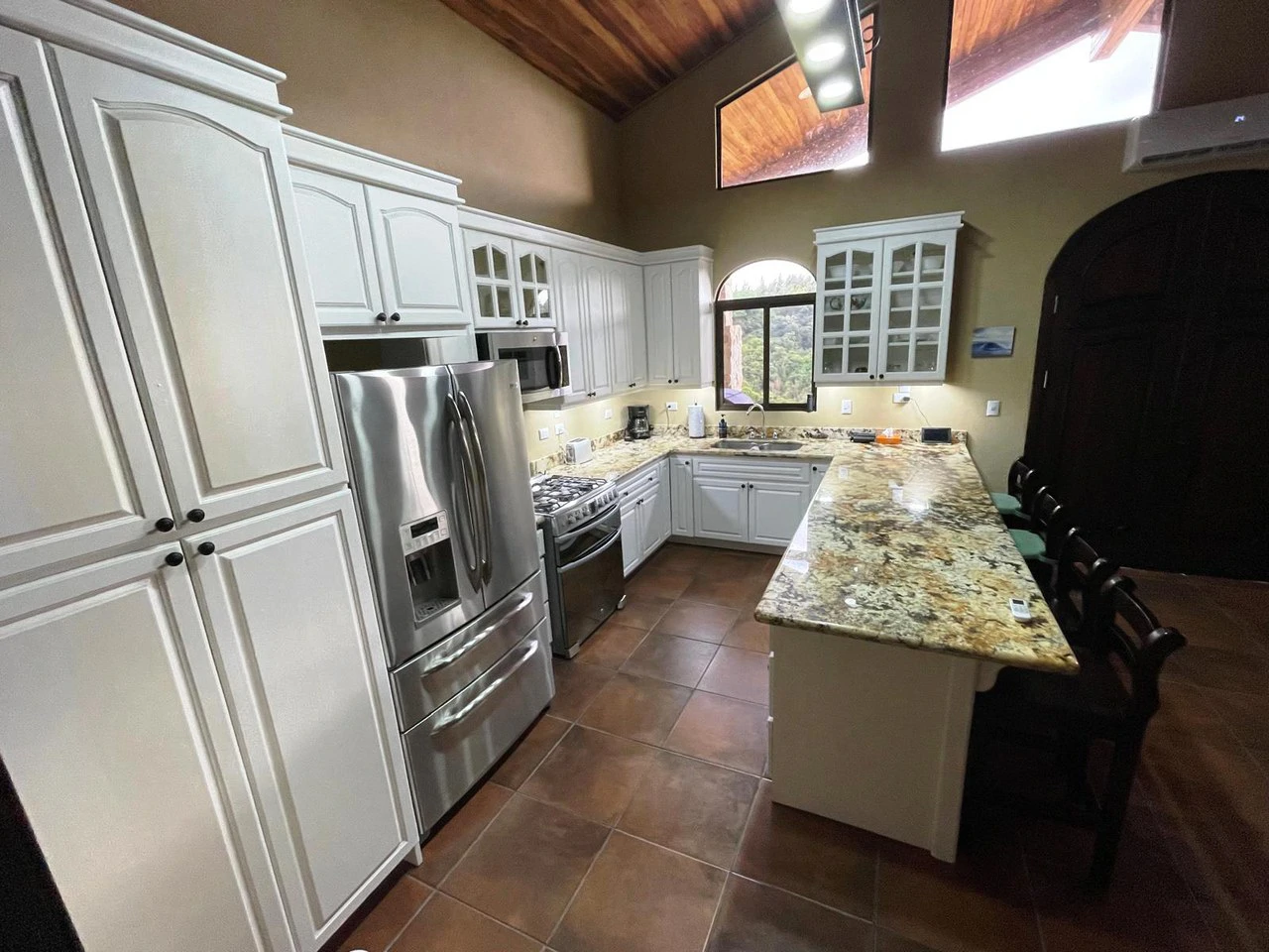 VILLA CANASOL : Lake View Home with Pool, Garage and Workshop - Gallery image 22
