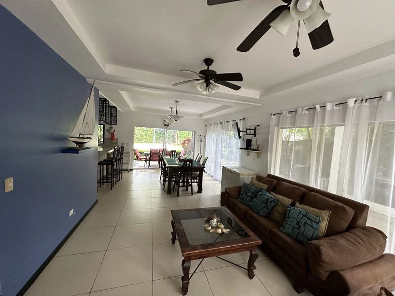 CASA SOL: : In Bosques del Lago, just 5 minutes from Playa Carrillo – Investment Opportunity for Rentals - Gallery image 3