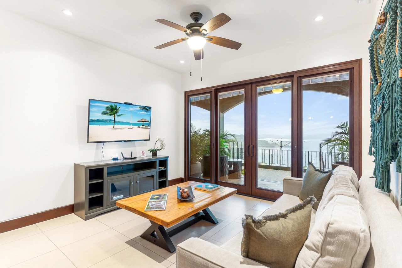 360 Splendor del Pacifico #305: Oceanview Perfection – Just Steps from the Infinity Pool - Gallery image 2
