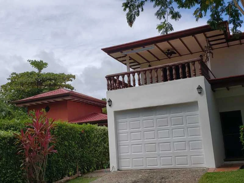 Casa Tropical Breezes: Walk to the Beach from a Secure Gated Community in Bejuco! - Gallery image 2