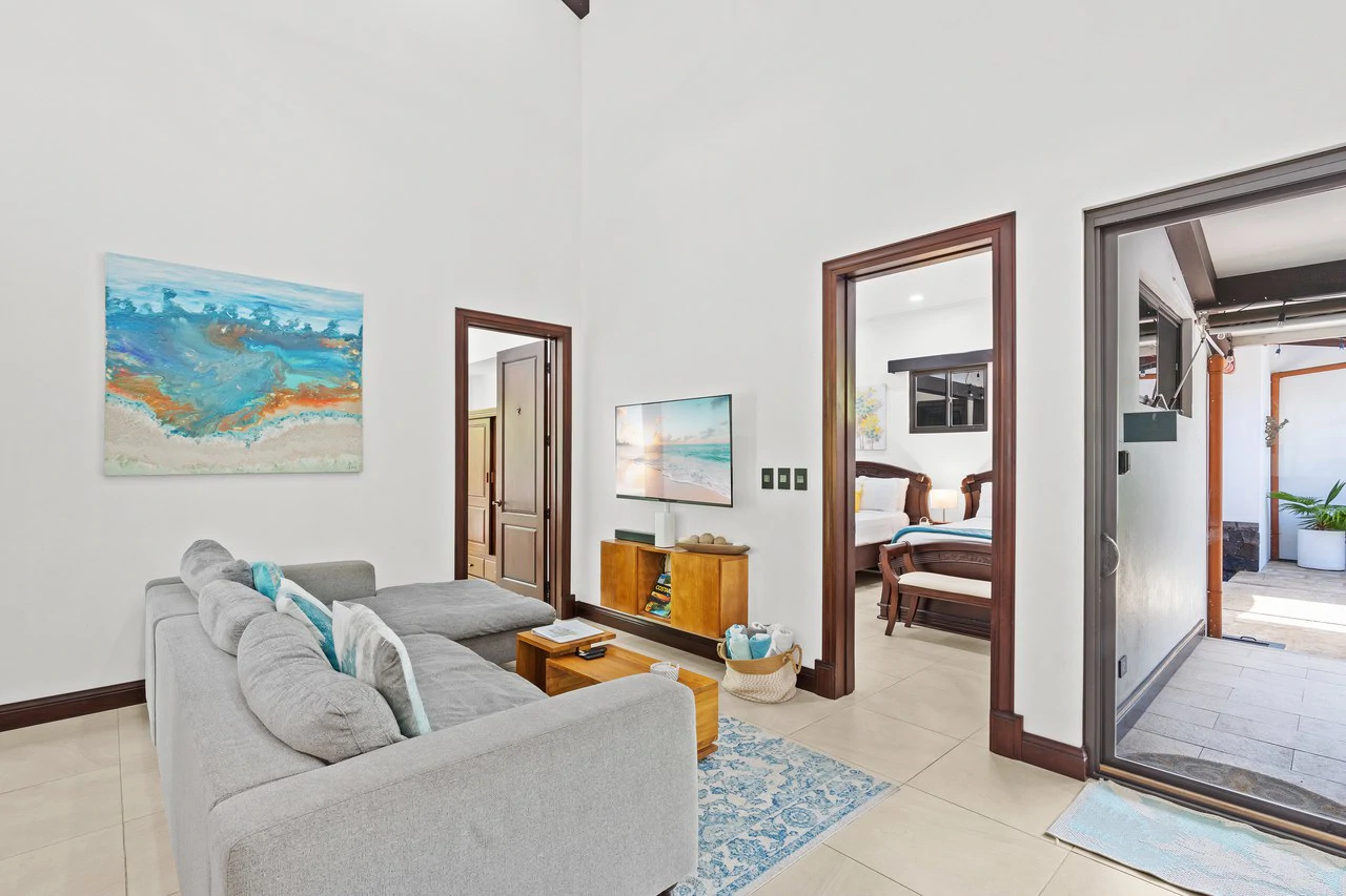 Pura Vida House: 6 bedroom 6 Bathroom Rental Juggernaut in Gated Community - Gallery image 3
