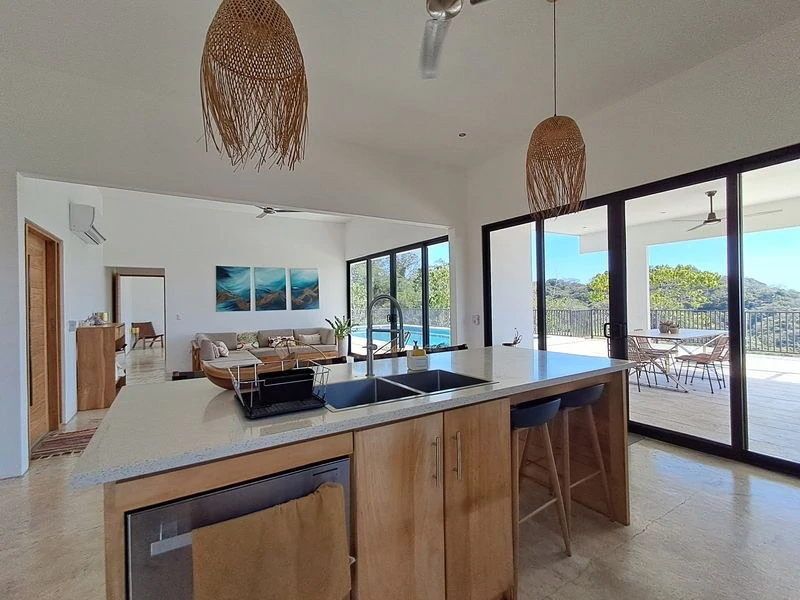 Casa Gostosa: Stunning Modern Home with Panoramic Views – 3 Bedrooms, Pool, and Peaceful Setting - Gallery image 8