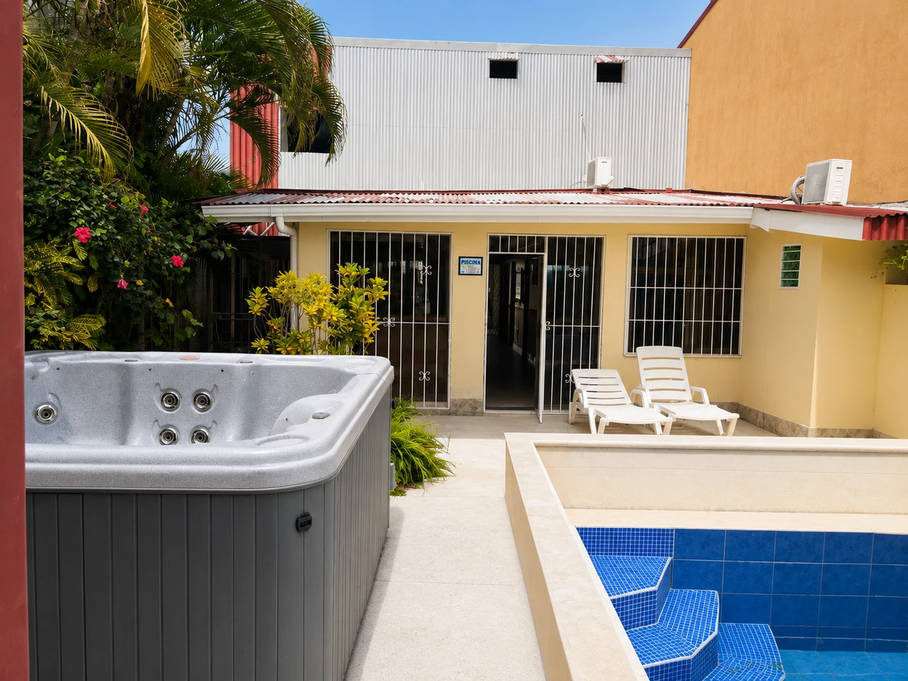 House in Jaco, 1st floor 3 bedroom house. Second floor 2 full apartments