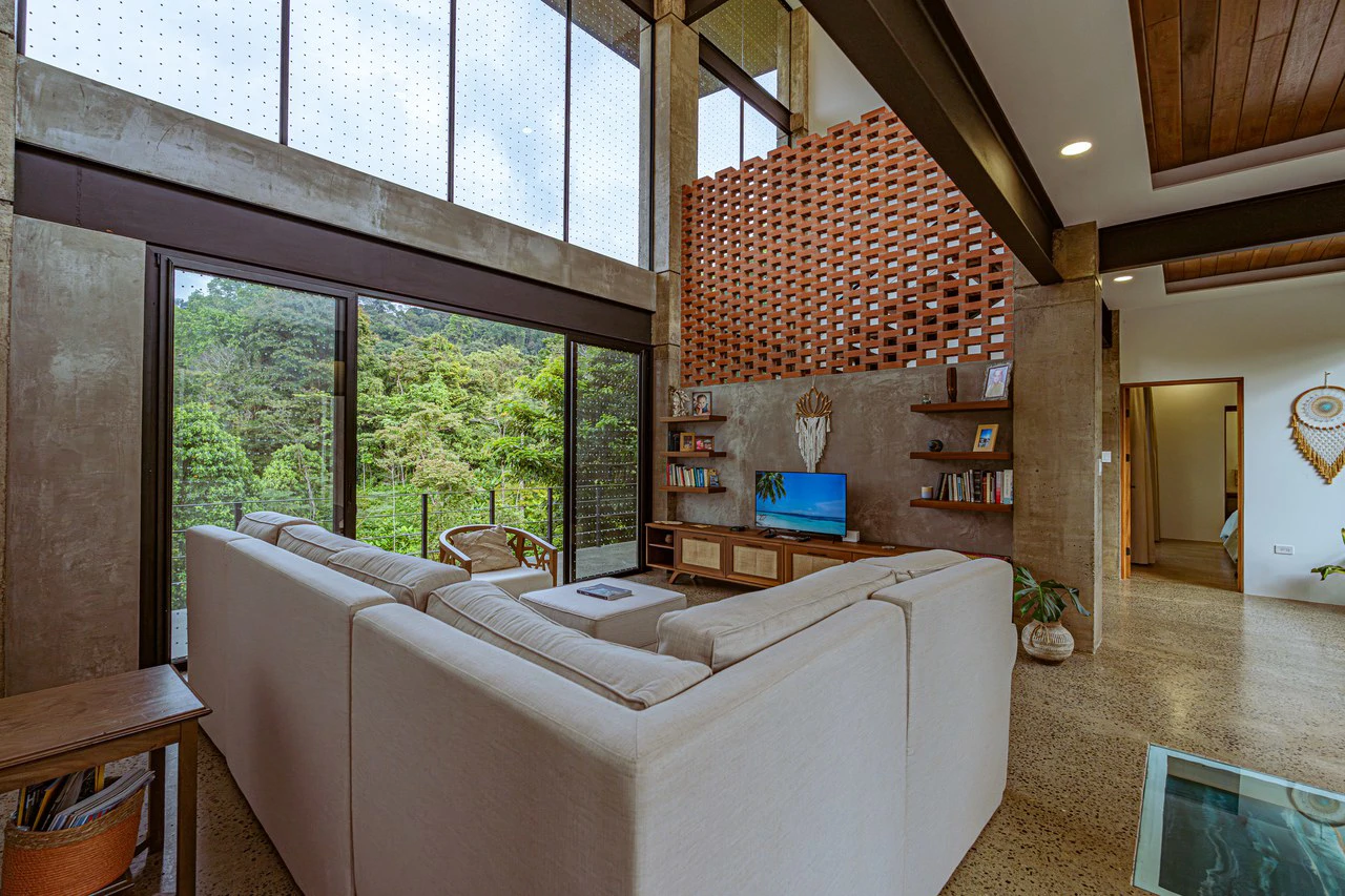 Casa Las Brisas Stunning Whale’s Tail Ocean View Home in Uvita - Gallery image 12