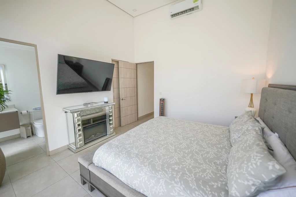 House For Sale in San Rafael - Gallery image 19