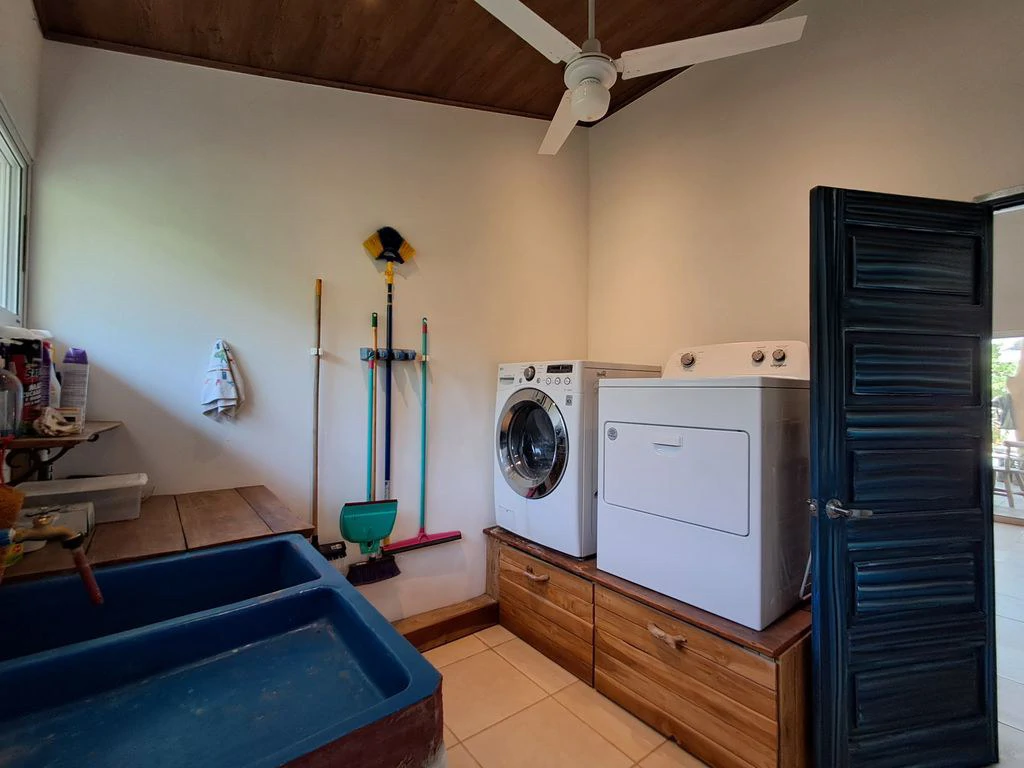 Casa de la Vida Loca: A Pura Vida Lifestyle with Income Potential - Gallery image 17