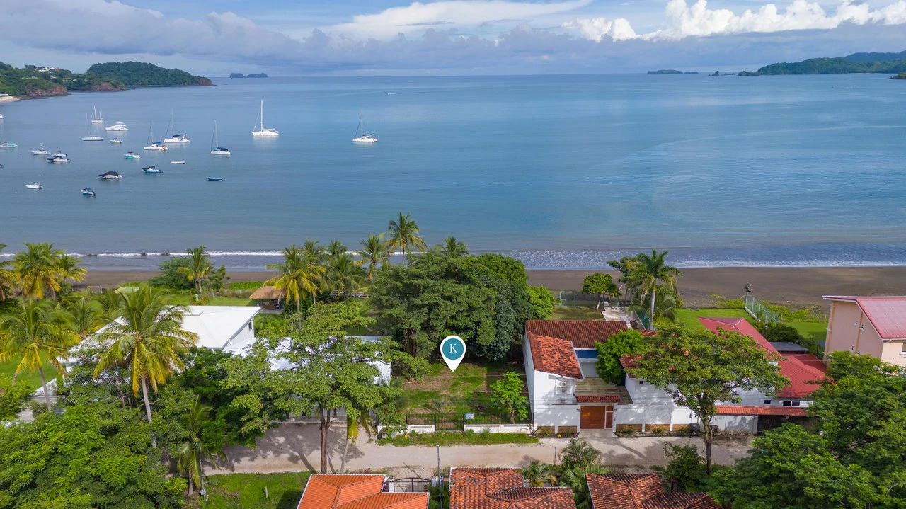 Surfside Lot Y22: One of the Only Remaining BEACHFRONT Lots in Playa Potrero with Water!! - Gallery image 4