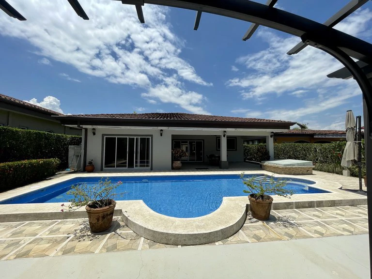 Casa Eight: Near the Beach. Playa Bejuco, Puntarenas, Costa del Sol. Fully Remodeled Tropical Sanctuary - Gallery image 16