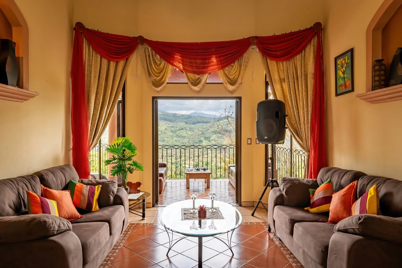 Spacious 5-Bedroom Colonial Home with 4 Bathrooms | La Bonita, Rivas - Gallery image 10