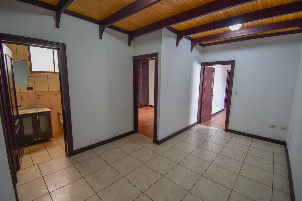 Excelente Oportunidad Propiedad con 2 casas en Trejos Montealegre: House For Sale in Trejos Montealegre - Gallery image 23