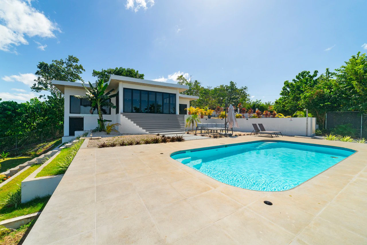 Casa Bella Vista: Brand New Hilltop Ocean View Home - Gallery image 17