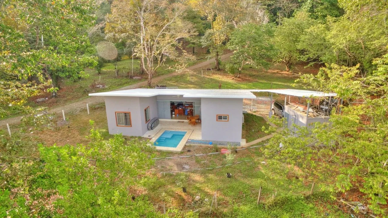 0.2 ACRES – 3 Bedroom Home With Pool Walking Distance To Beach And Surf Breaks, Surfer’s Dream!!!: Near the Coast House For Sale in Playa Pavones - Gallery image 3
