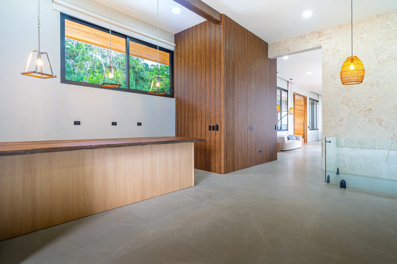 Lion's Gate Sunset Estate - Gallery image 93