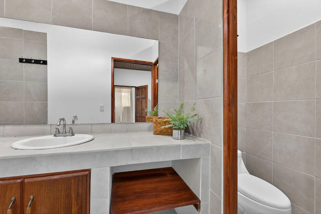 Villa Los Monos: High-Income 9-Unit Rental Property Near Playa Grande - Gallery image 58