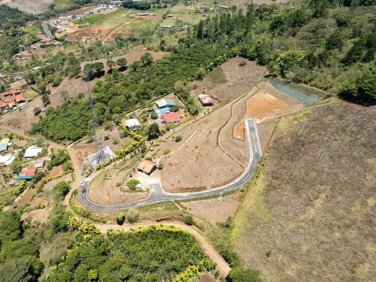 Mountain Home Construction Site For Sale in San Ramón - Gallery image 2
