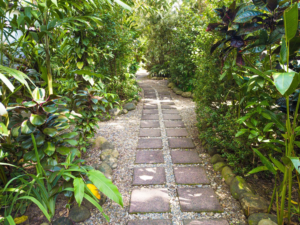 Steps to the beach 14 bedroom Dominical Hotel - Gallery image 24