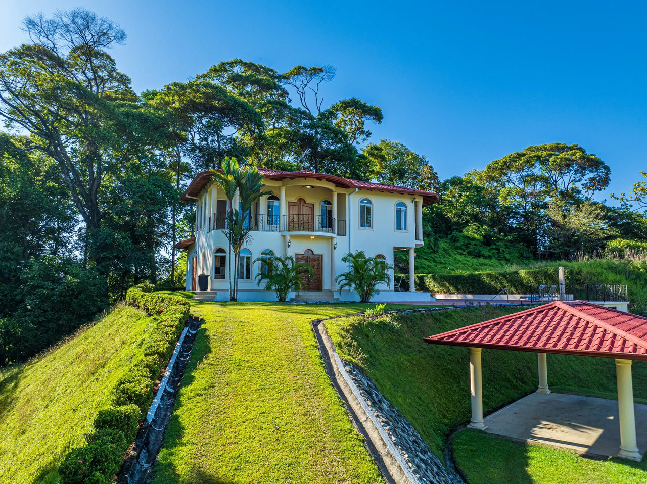 Elegant 3 Bedroom + Office Jungle Home in Puesta Del Sol, Ojochal - Gallery image 7