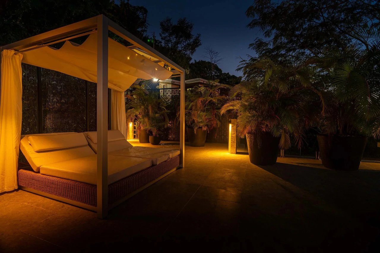 Casa Moon Diablo: Iconic Ocean View Luxury Estate with Infinity Pool, Rooftop Patio, Gym & Sauna in Manuel Antonio - Gallery image 17