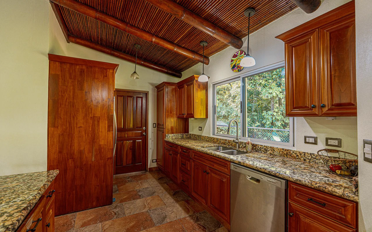 Whale's Tail Ocean View Estate with Extra Lot in Between Uvita and Dominical - Gallery image 19