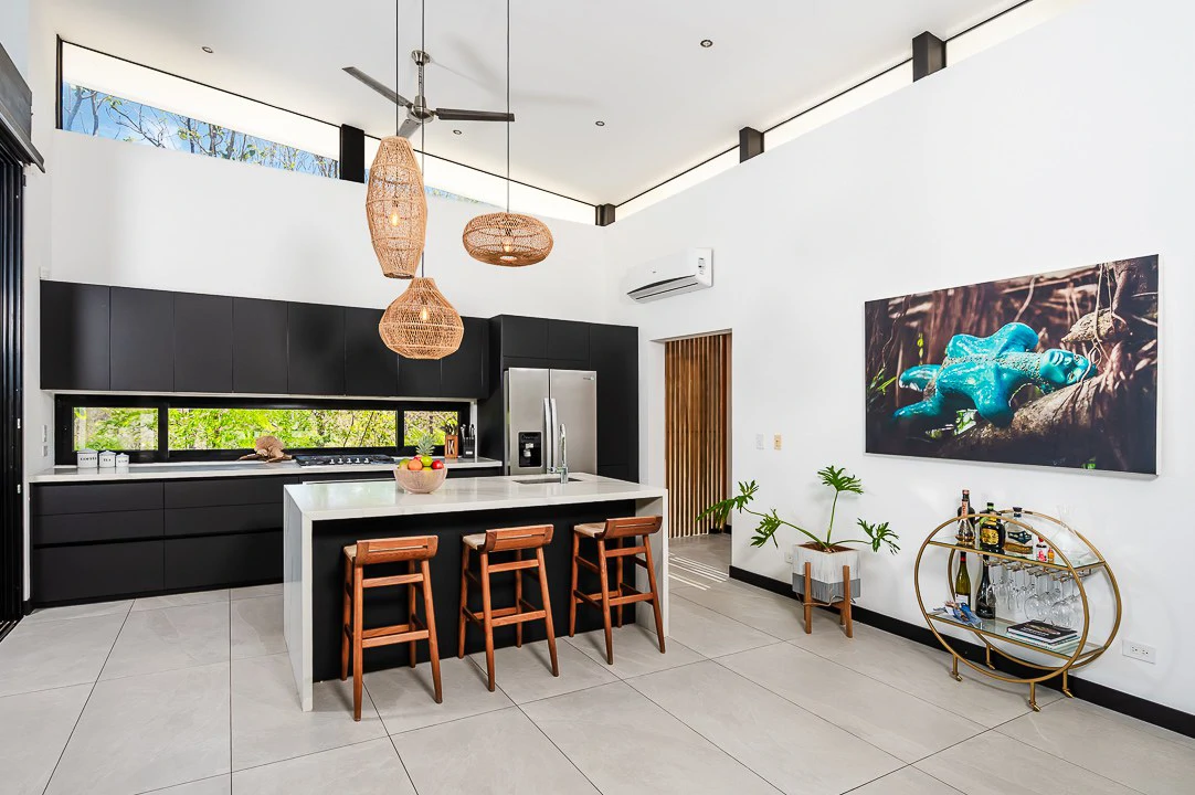 Casa Kalachuchi: Gorgeous Modern Jungle Oasis with Sunset Views in Gated Community - Gallery image 10