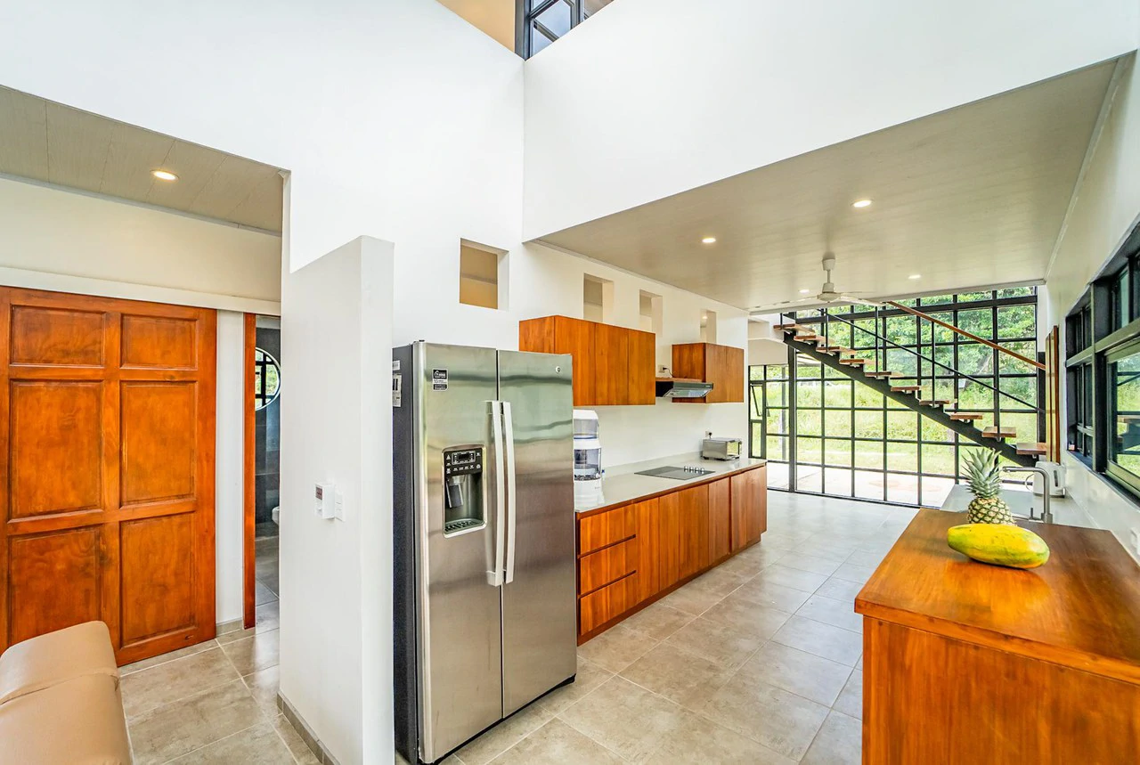 Casa Bhally: Ocean/Mountain View Hill Top Indonesian 4Bed 3Bath Retreat Home - Gallery image 8