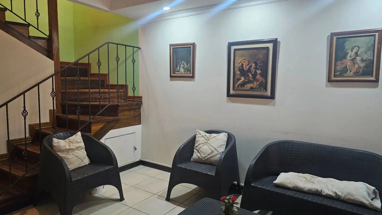 Spacious 6-Bedroom Family Home in Residencial Saint Clare, Moravia - Gallery image 23