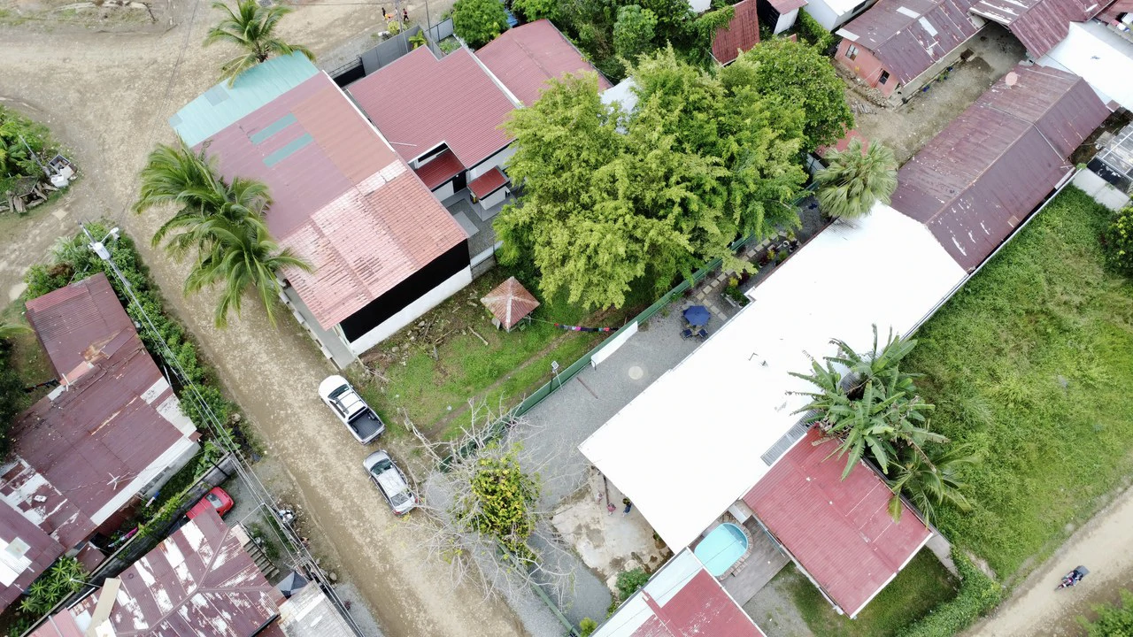 0.11 ACRES – 5 Cabinas Plus Room To Add More In Heart Of Uvita, Walk To Everything!!!! - Gallery image 21