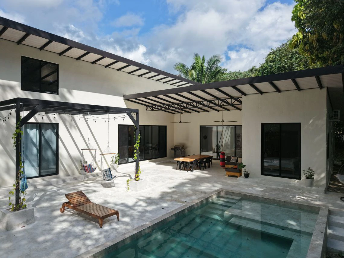 Casa Kapacha: Modern Family Oasis in Samara Woods – 4 Bedrooms, 3 Bathrooms and Swimming Pool, Just 6 Minutes from the Beach - Gallery image 2