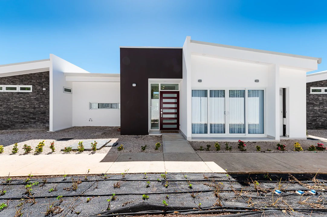 The Enclave: Ultra-Modern 3 Bedroom Villa Located Minutes From the Beach! - Gallery image 2