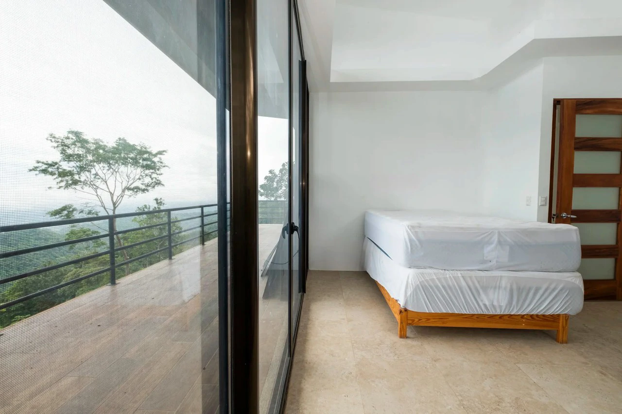 Luxury Modern Home on the hills above Tarcoles: Panoramic Ocean & Mountain Views - Gallery image 15