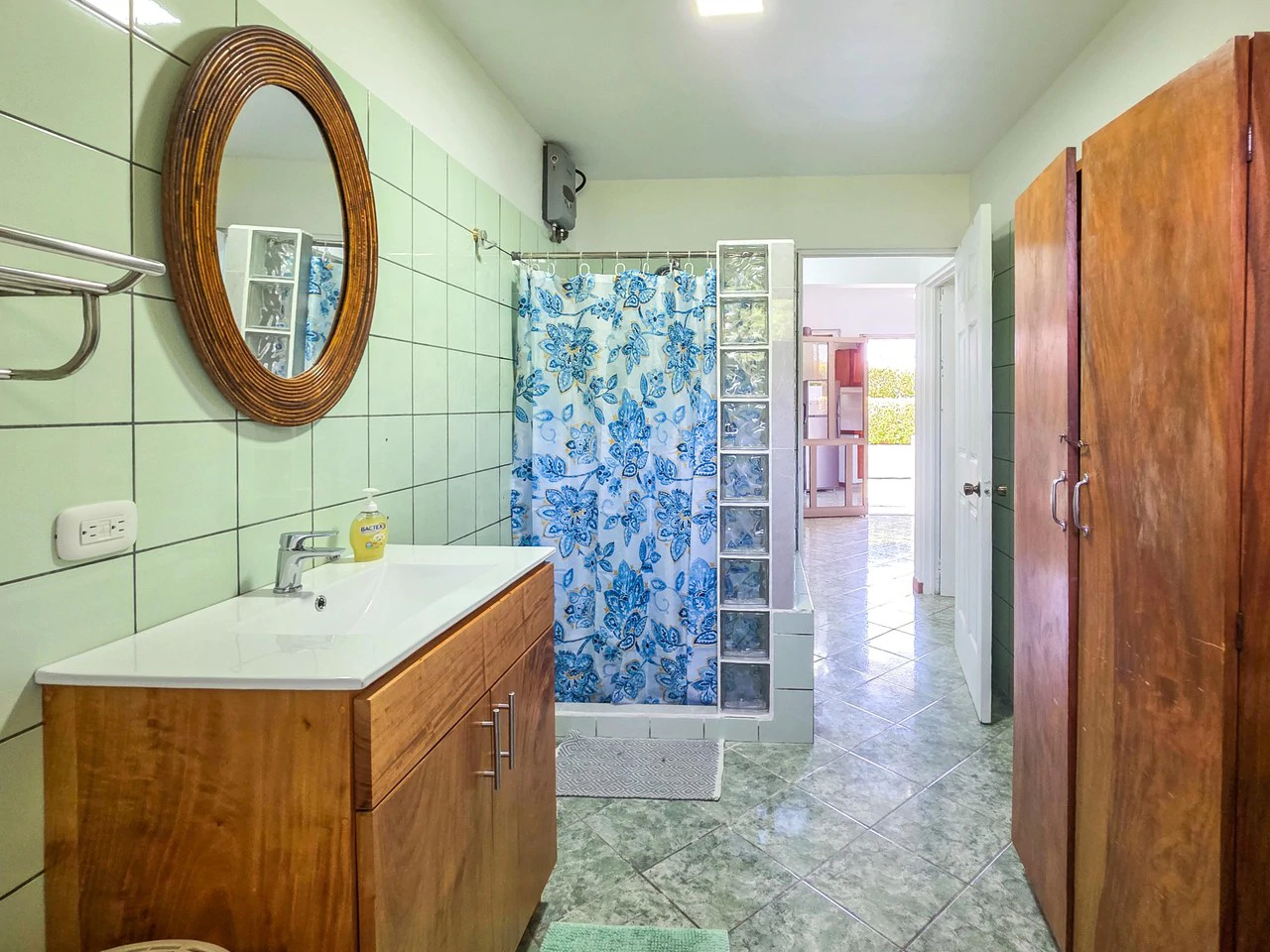 Prime Location 1bed 1bath Condo, Steps From Samara Beach - Gallery image 8