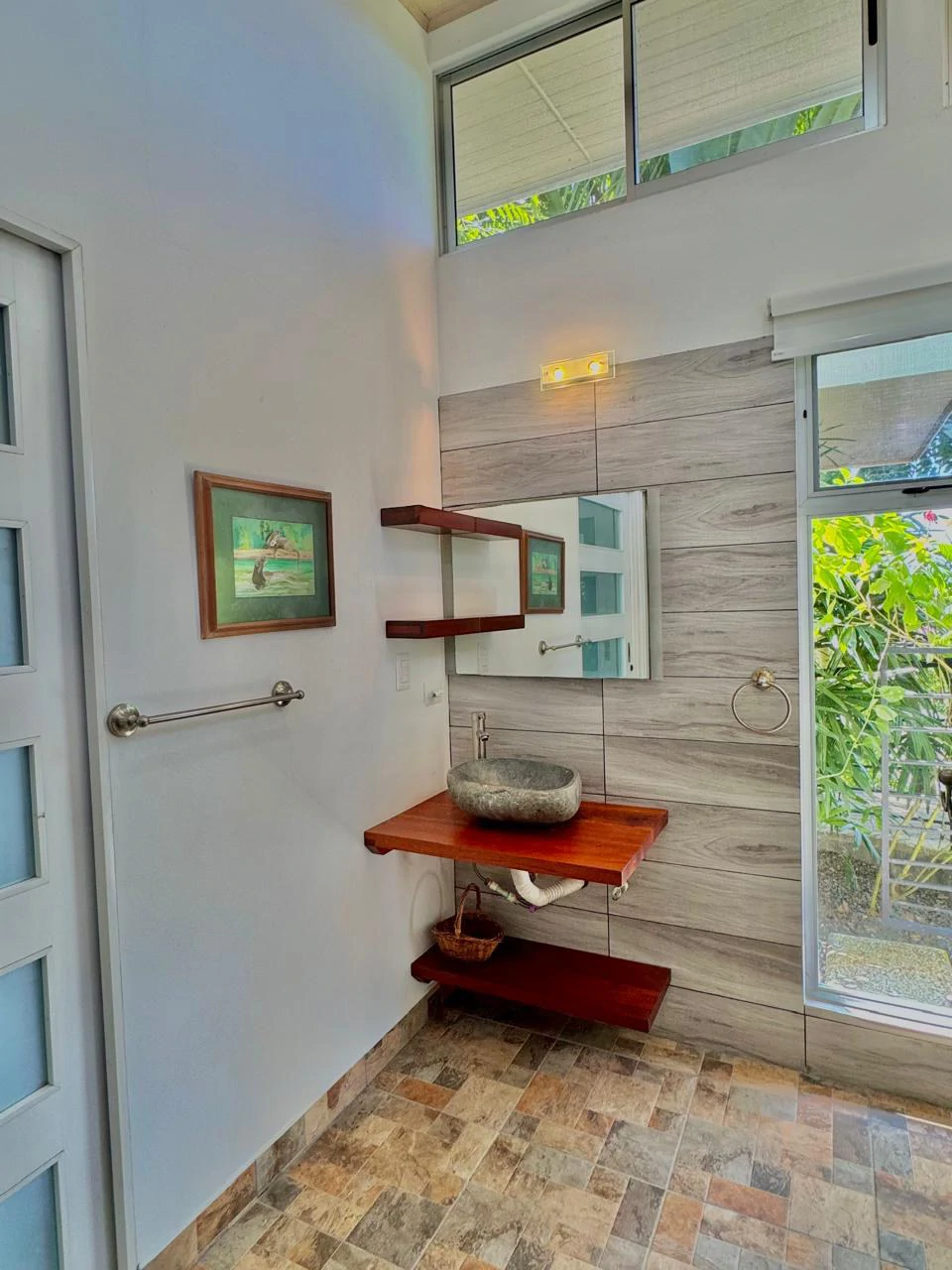 1.42 ACRES – 4 Bedrooms 2 Story Ocean-View Home With 2 Bedroom Guest House In Premium Beach Community, Walk to the Beach! - Gallery image 37