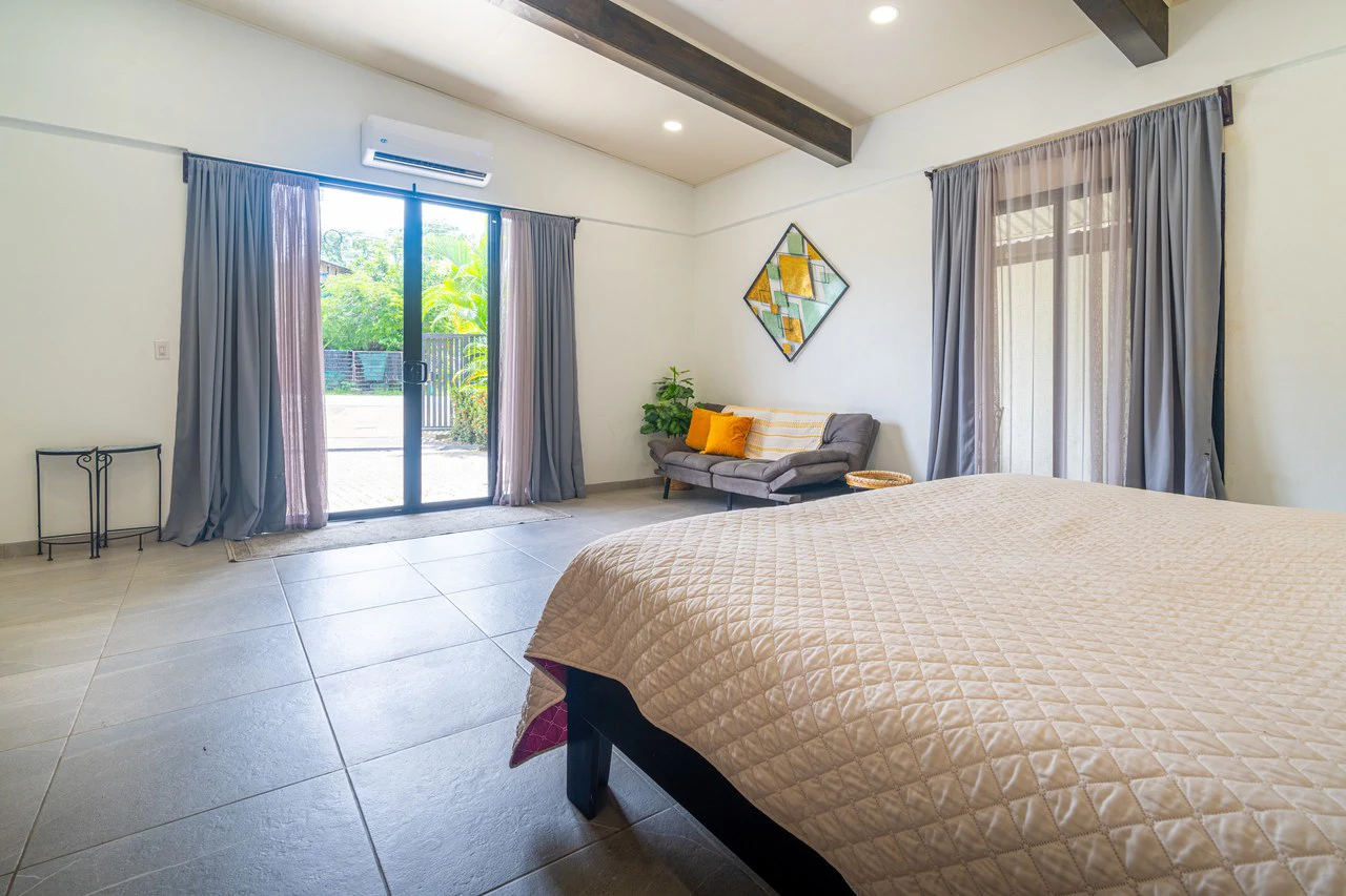 Modern 3 Bedroom Home - Walking distance to it all! - Gallery image 31