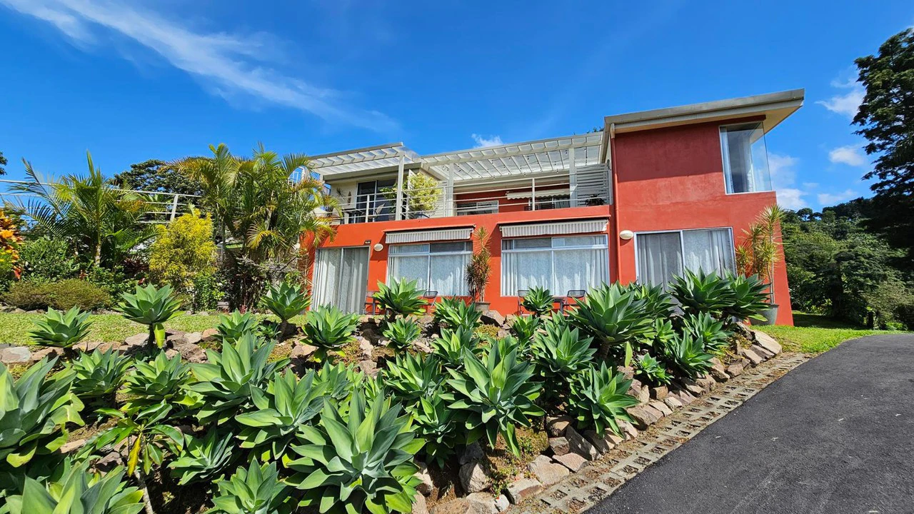 TURNKEY INVESTMENT PROPERTY IN GRECIA