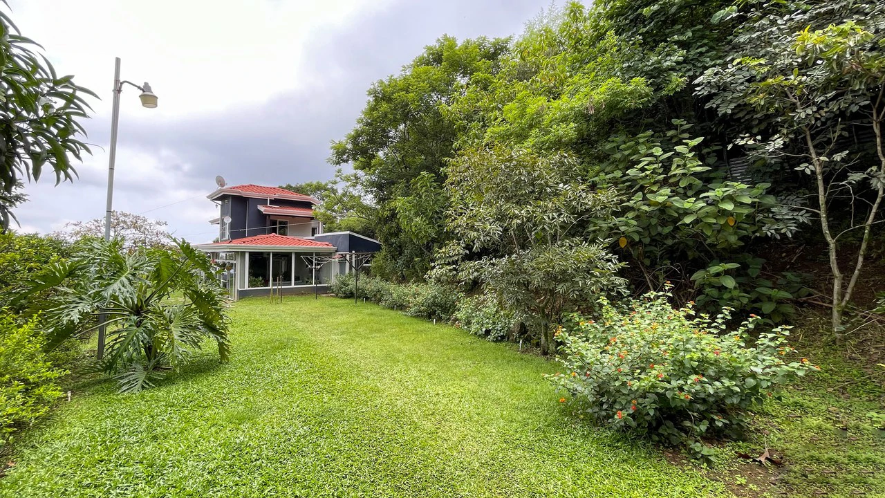 House for sale with large lots Grecia- San Isidro - Gallery image 27