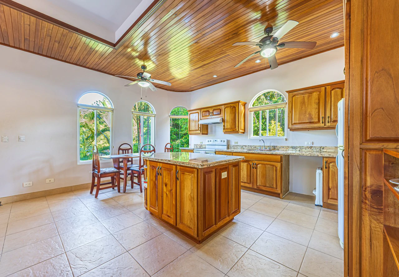 Elegant 3 Bedroom + Office Jungle Home in Puesta Del Sol, Ojochal - Gallery image 28