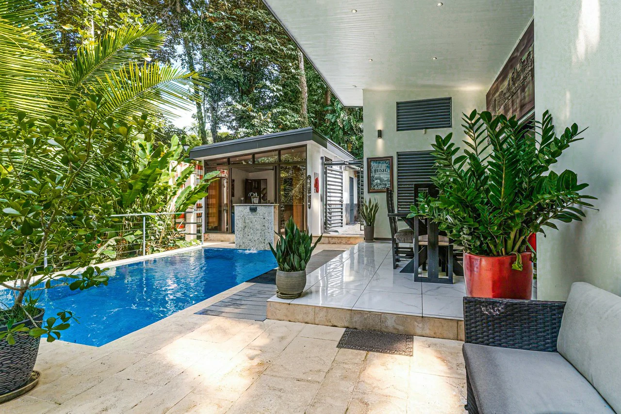 Charming 2 Bedroom Home + Studio located in heart of Uvita - photo 20