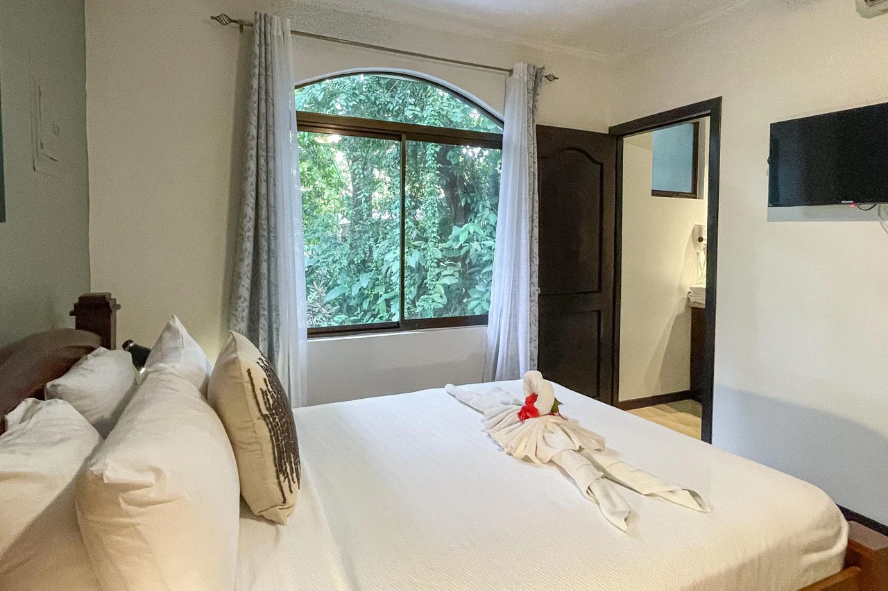 Manuel Antonio 3 bedroom- 3 bath with pool in Gated Development - Gallery image 59