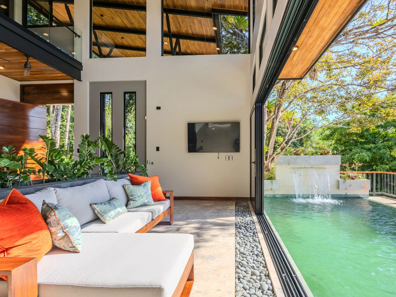 Luxury 3 Bedroom Home with Ocean Views in Downtown Uvita - Gallery image 18