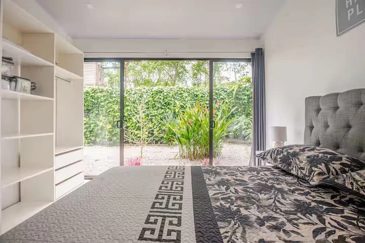 Butterfly Wings House 3 Bed 2 Bath Walking Distance To Town - Gallery image 22