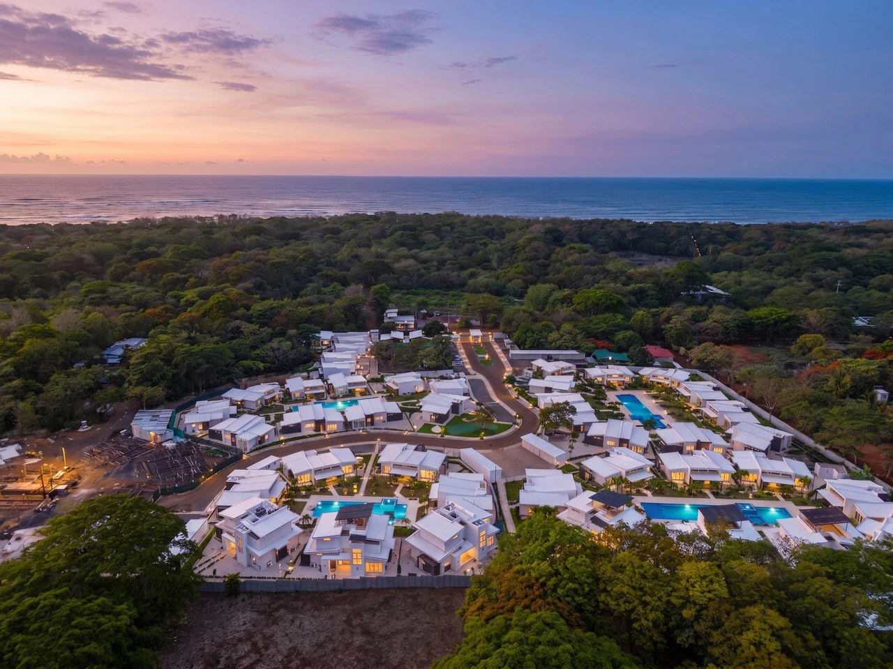 C5 Enclave: Premium Furnished 5-Bedroom Retreat Near Playa Avellanas - Gallery image 35